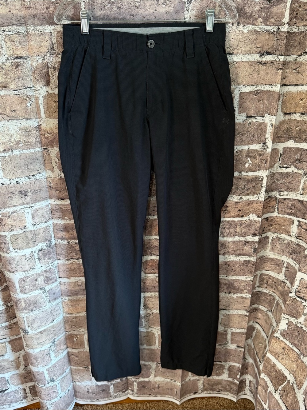 Under Armour Men’s 30x32 Black Loose Fit Golf Pants Pleated Performance